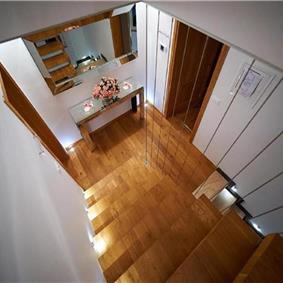 4 bedroom hilltop villa with pool near Jesenice, sleeps 8